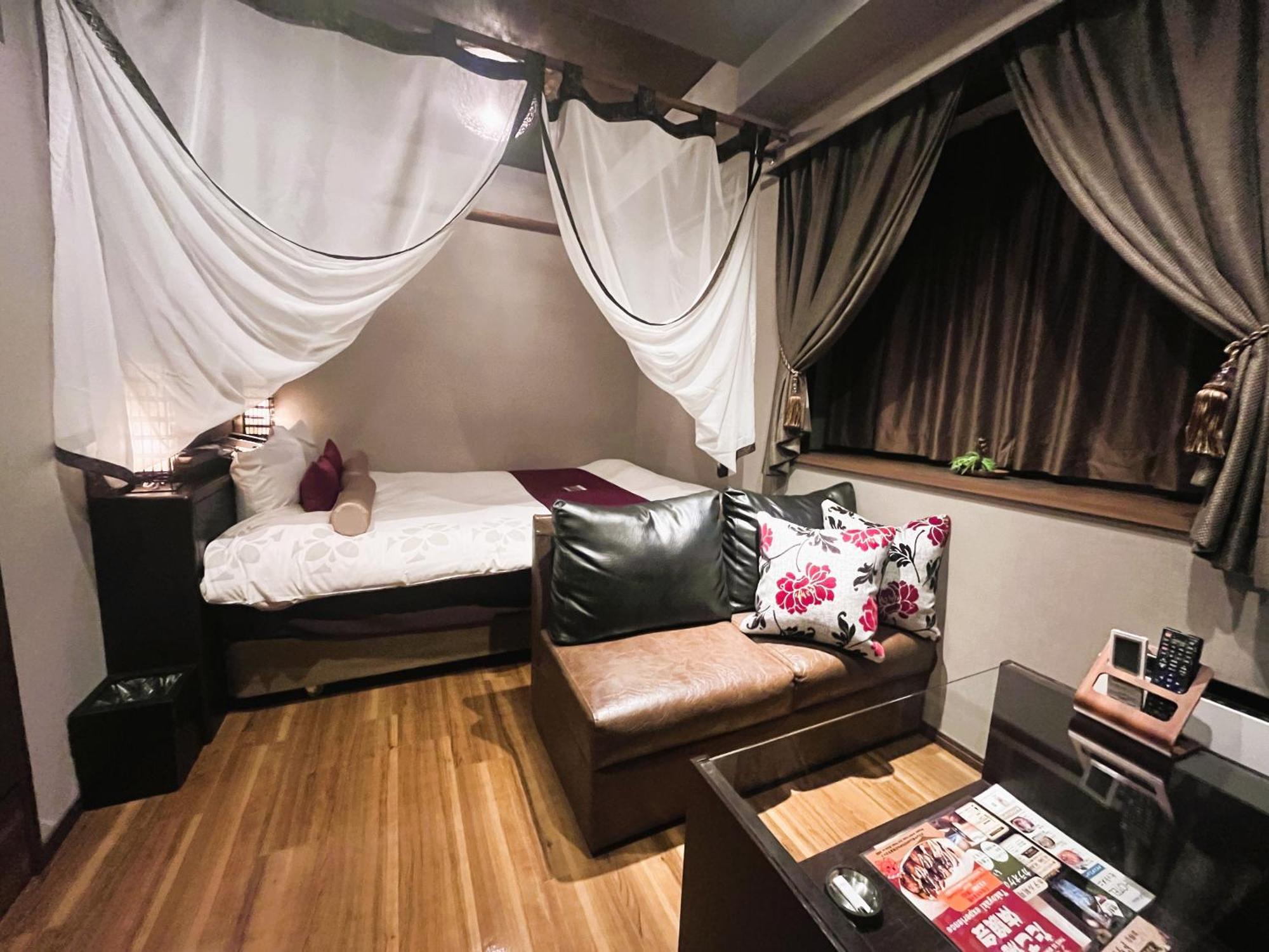 Hotel K6 Osaka Namba (Adults Only) Kültér fotó